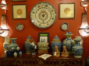Display of blue-and-white china for sale at Knotting Hill Display of blue-and-white china for sale at Knotting Hill