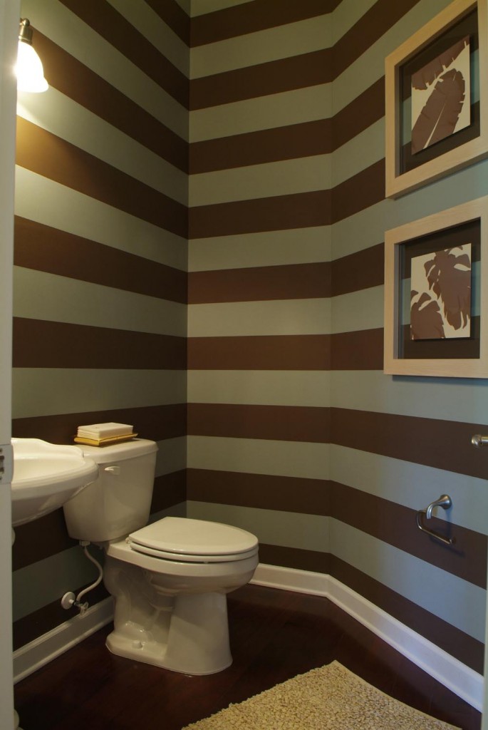 Striped powder room