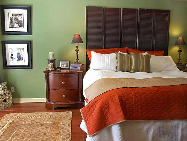 green bedroom