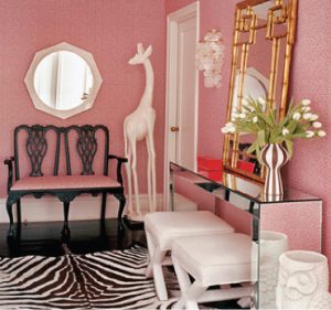 Jonathan Adler shows that even with unusual and unique taste, it is still possible to end up with a chic result.