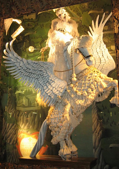 bergdorf holiday windows 2010 003