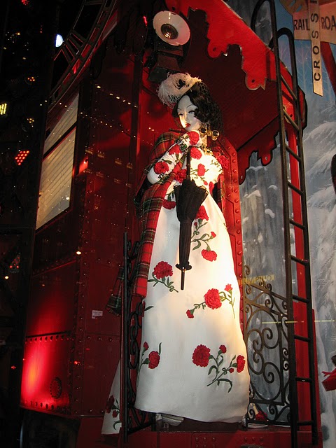 bergdorf holiday windows 2010 041